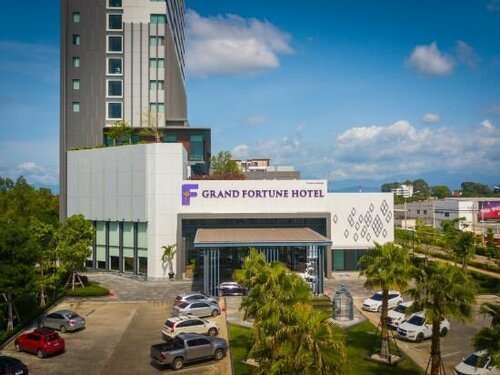 Гостиница Grand Fortune Hotel Nakhon Si Thammarat в Накхонситхаммарате