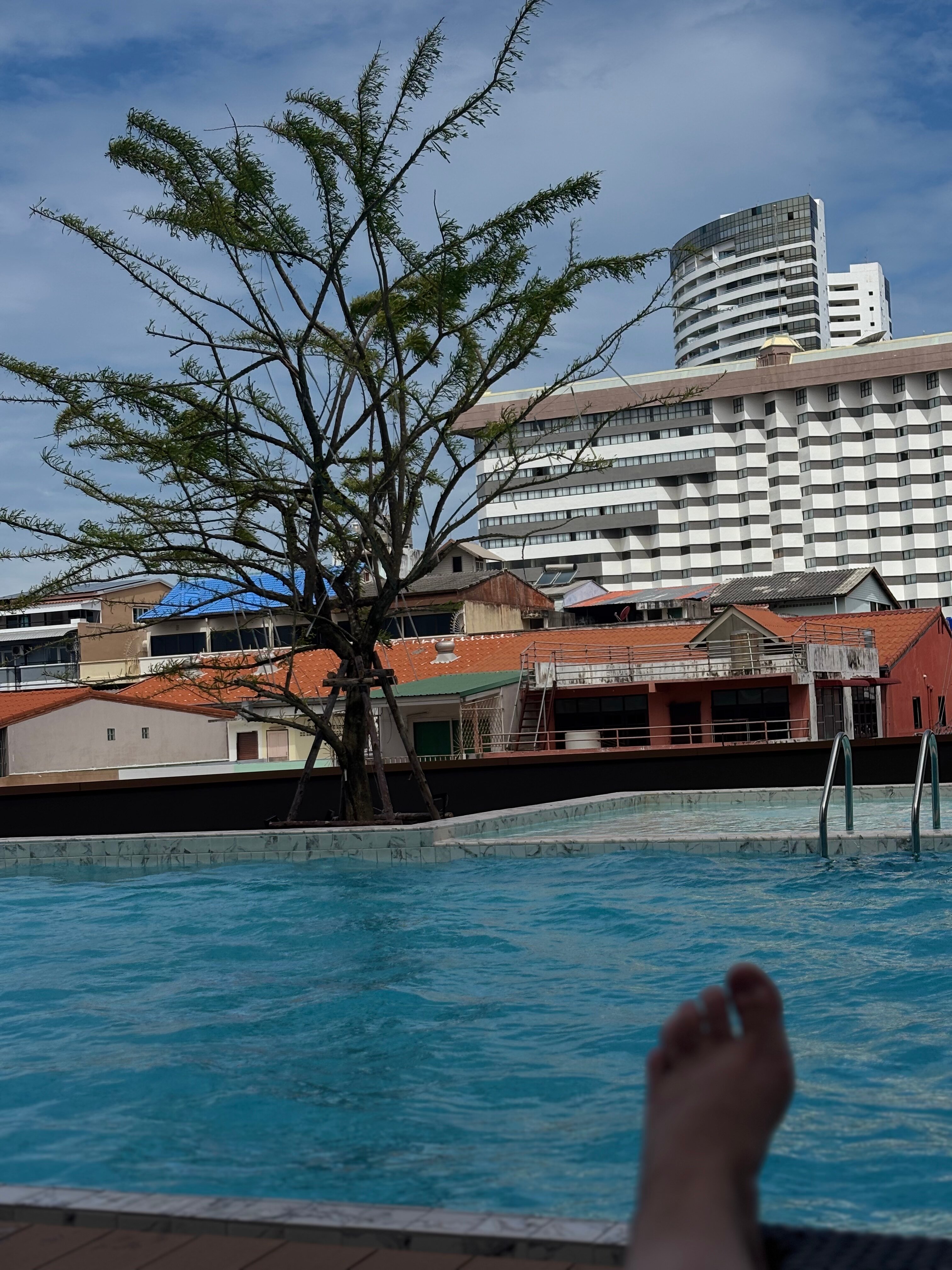 Фото Jomtien Thani Hotel