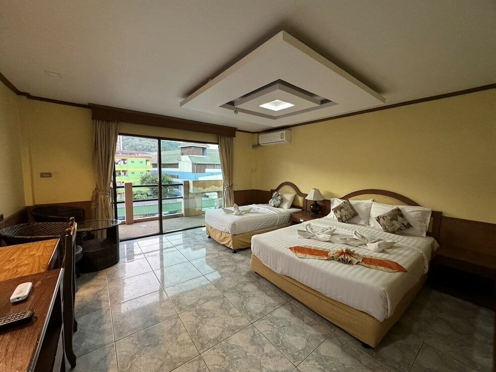 Фото Mr Mac's Hotel