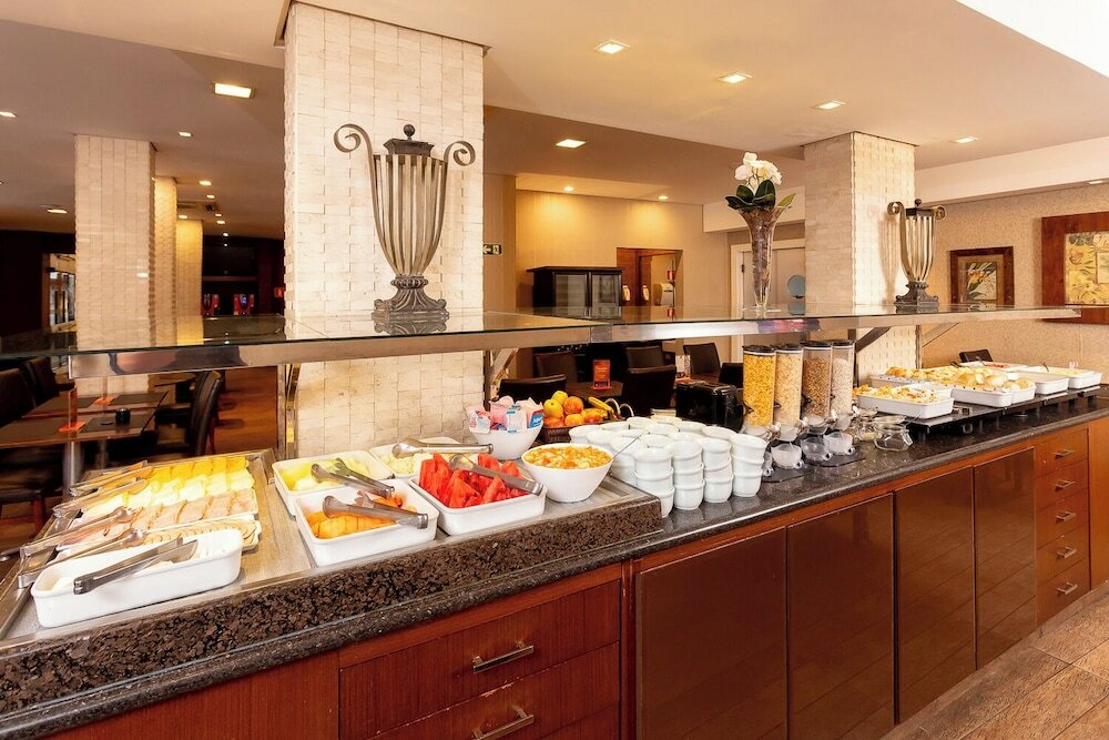 Фото Roochelle Hotel by Nobile