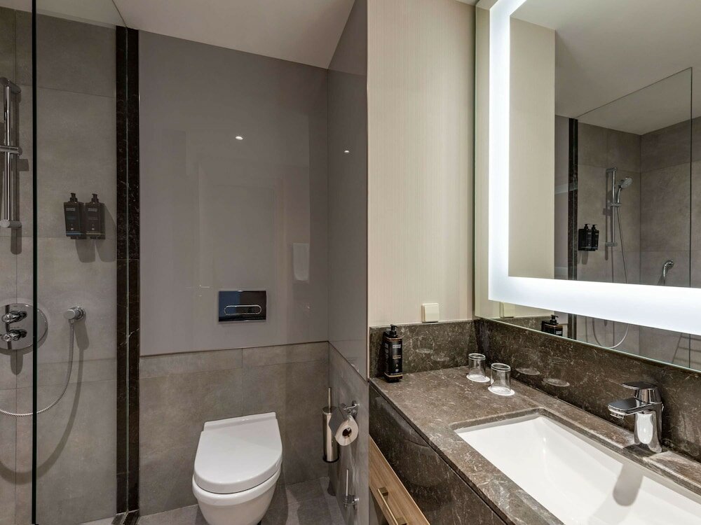 Фото Tbilisi Saburtalo Hotel by Mercure