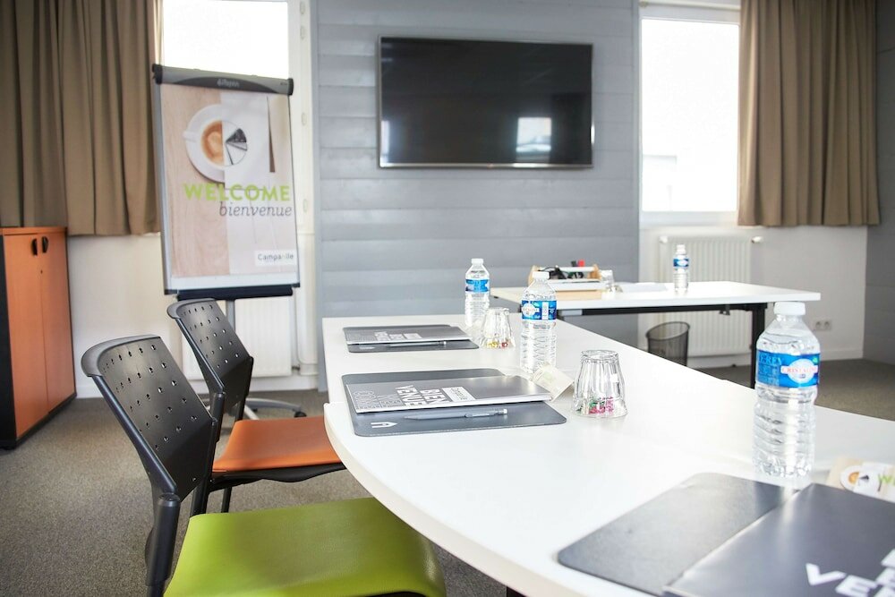 Фото Campanile Dijon Centre - Gare