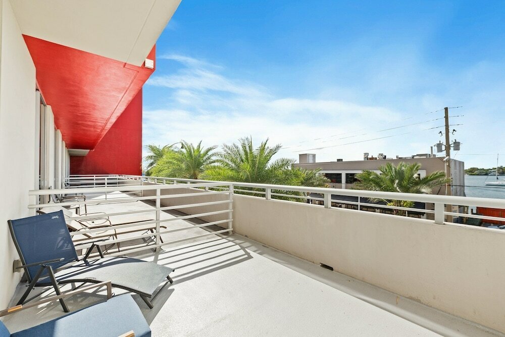 Фото Ch Luxury Condos & Studios On The Beach