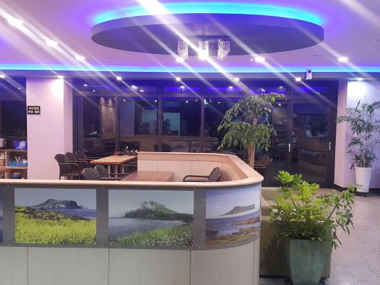 Фото Jeju Bunker Hotel & Resort