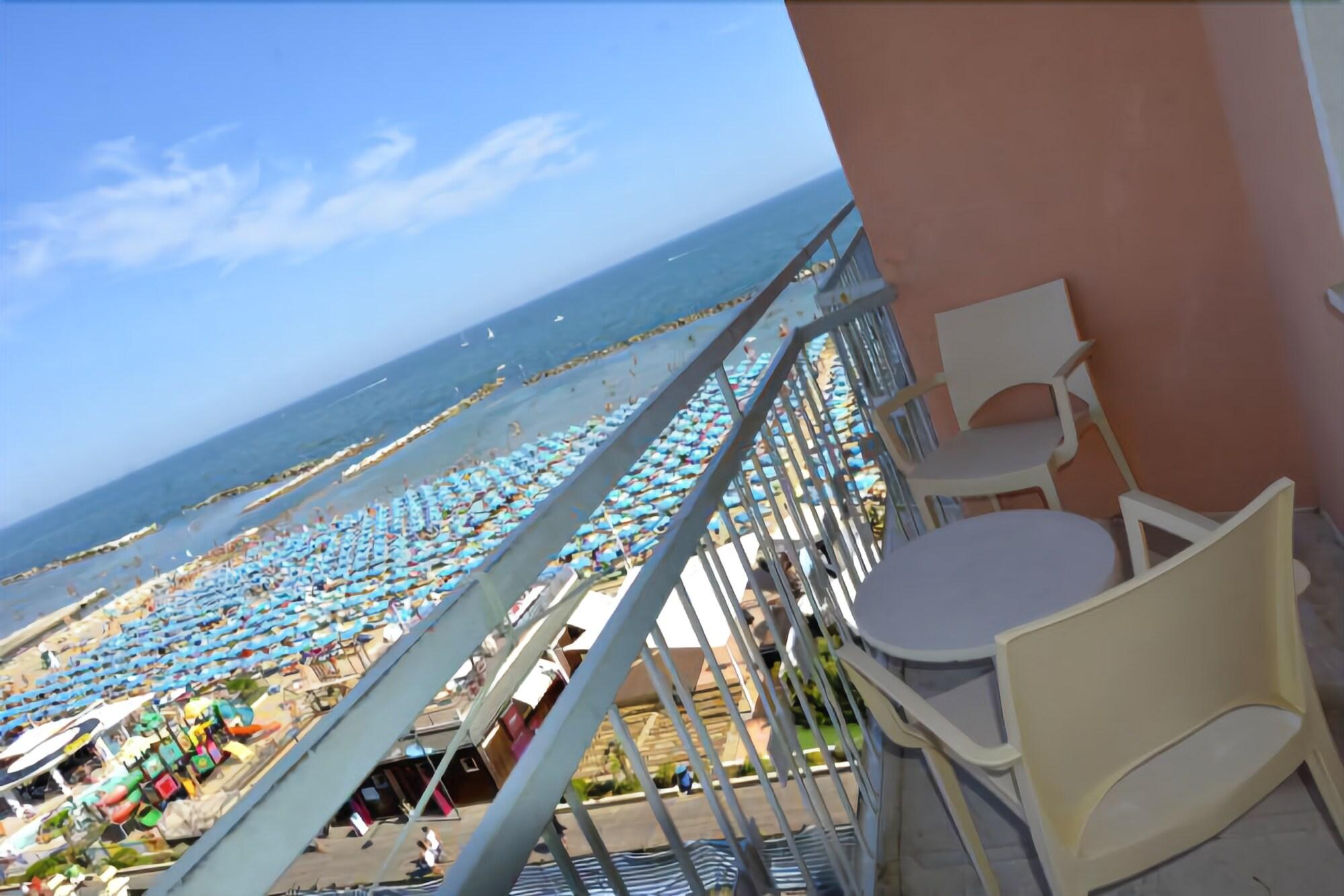 Фото Hotel Diplomat Marine