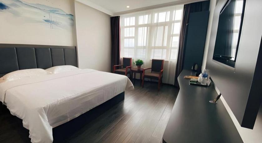 Фото GreenTree Inn HanZhong Railway Station BeiYiHuan Road Express Hotel