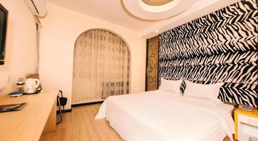 Фото 7 Days Inn Harbin Railway Station Zhanqian Square Branch