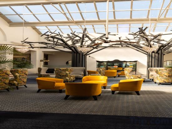 Фото Lord Charles Hotel