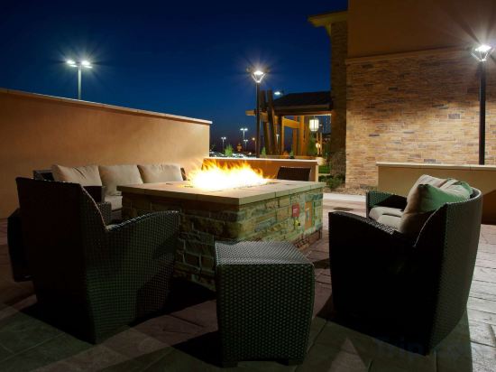 Фото TownePlace Suites by Marriott Carlsbad