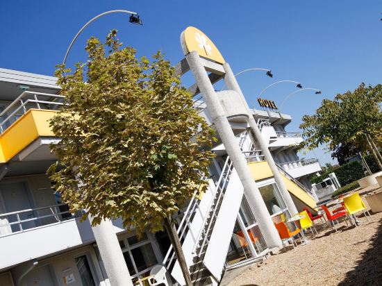 Фото Campanile Chambray Les Tours