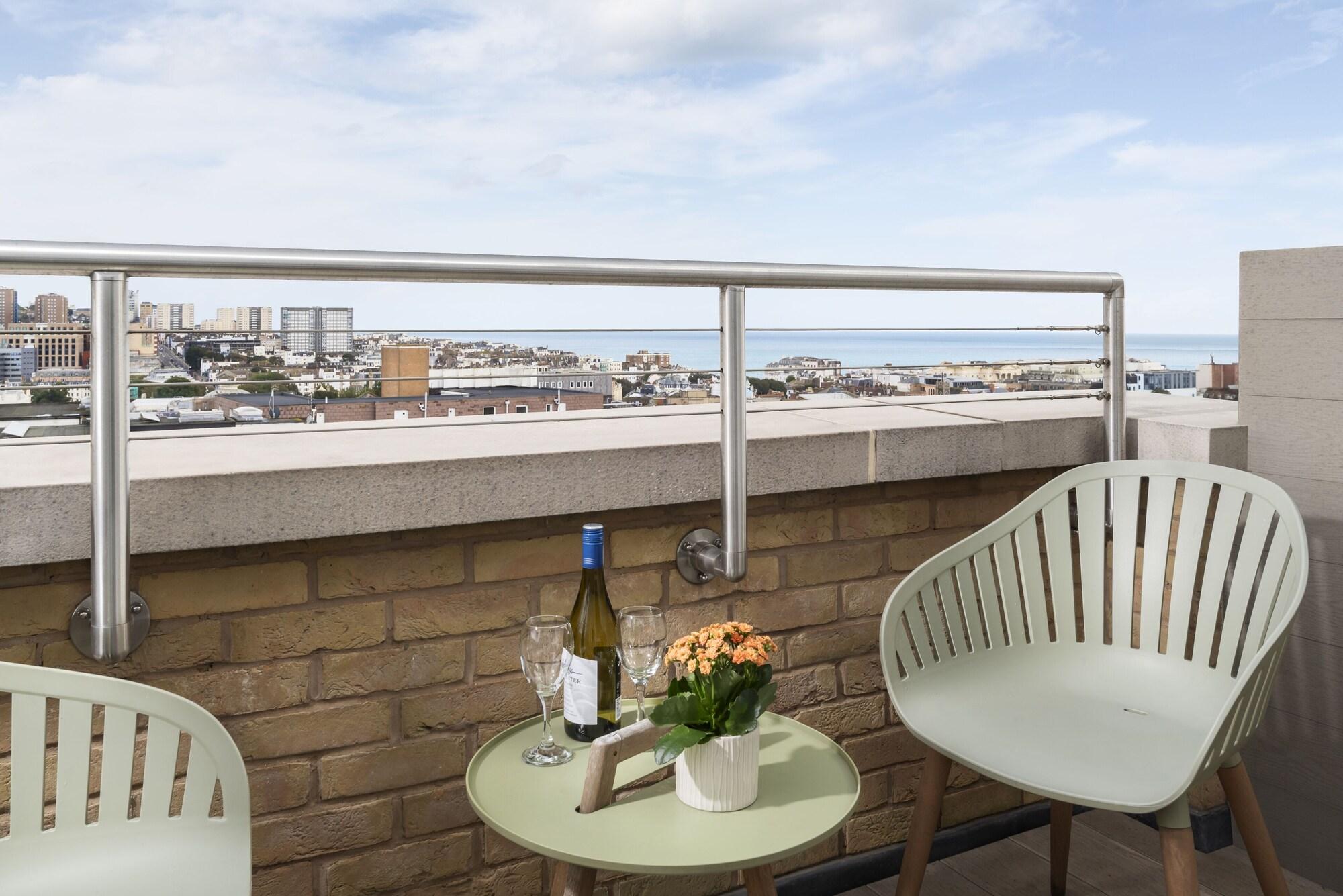 Фото Q Square by Supercity Aparthotels