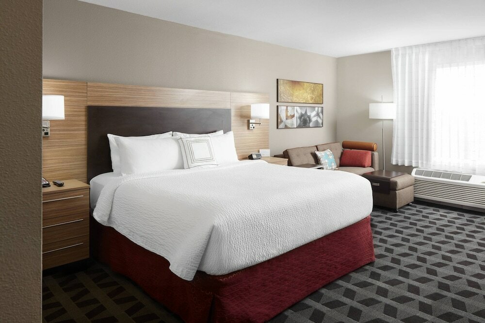 Фото TownePlace Suites by Marriott Tampa South