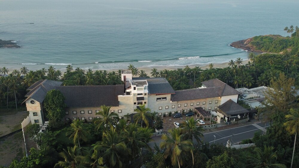 Фото Gokulam Grand Turtle On The Beach