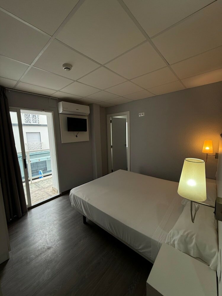 Фото Hostal Boutique Benidorm Blue Beach