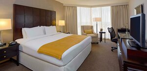 Гостиница DoubleTree by Hilton Hotel Houston - Greenway Plaza