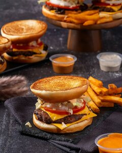 Just Burger (Sheikh Khalifa Bin Zayed Street, 534-538), cafe