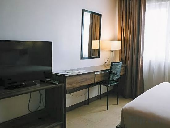 Фото Leope Hotel