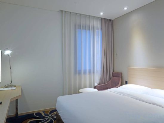 Фото Travelodge Myeongdong Euljiro 