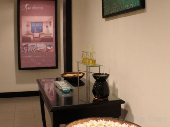 Фото Hotel Santika Pandegiling Surabaya