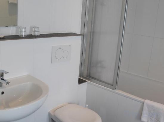 Фото Boutique 003 Koln am Dom