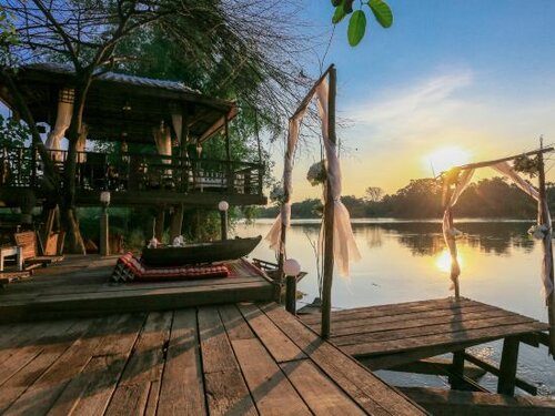 Гостиница The Antique Riverside в Провинции Ратчабури