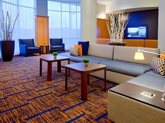 Фото Courtyard by Marriott Toronto Markham