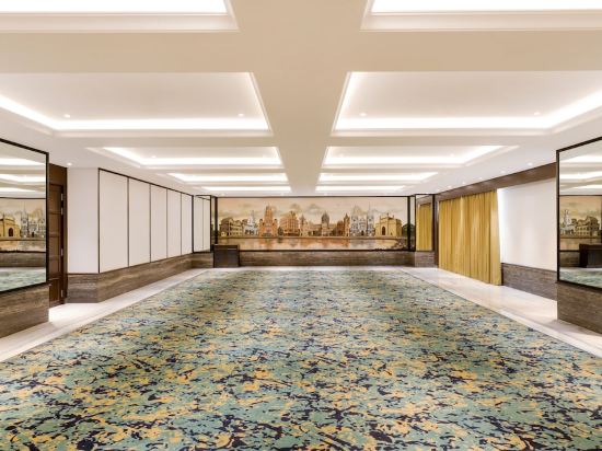 Фото Lemon Tree Premier Mumbai Intl. Airport