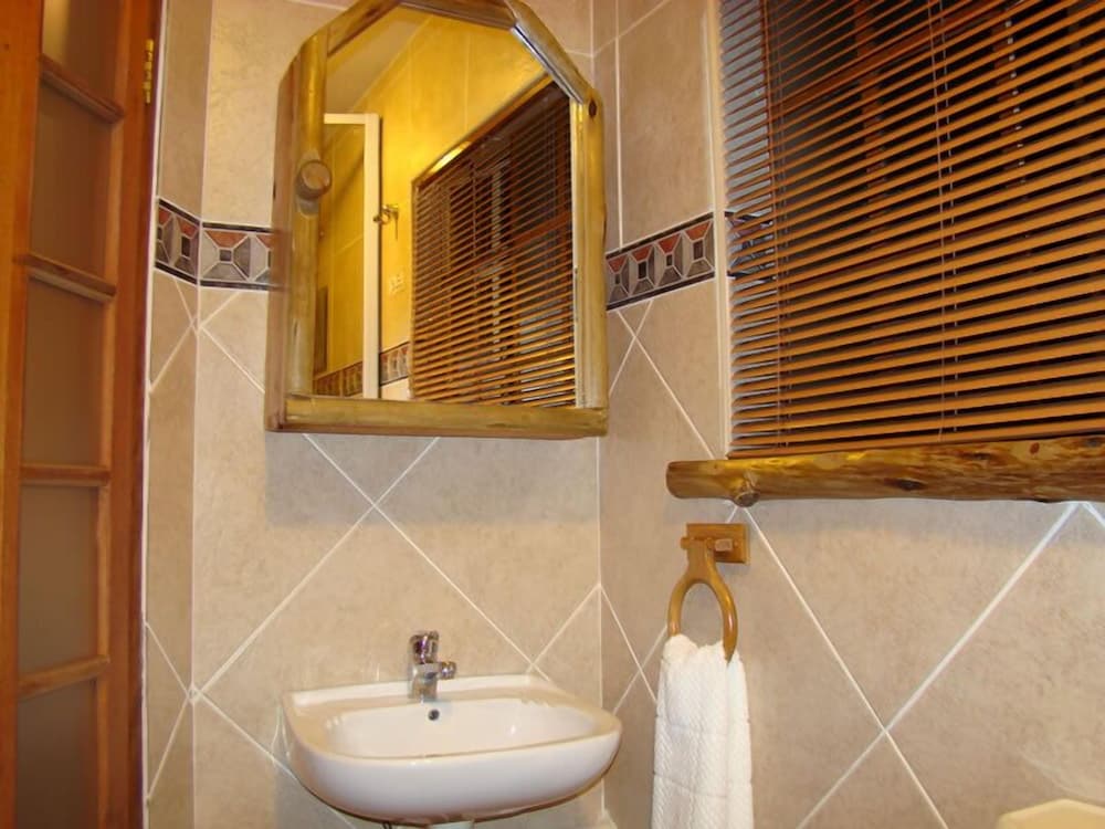 Фото Aark Guest Lodge