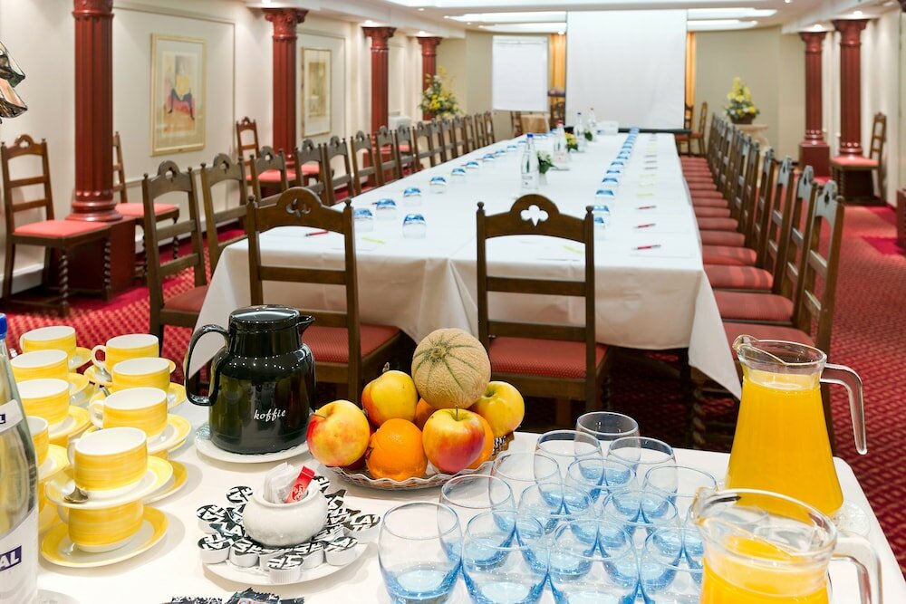 Фото Century Hotel Antwerpen