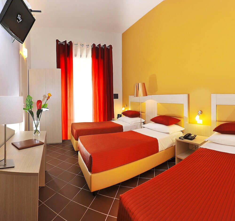 Фото отеля 2