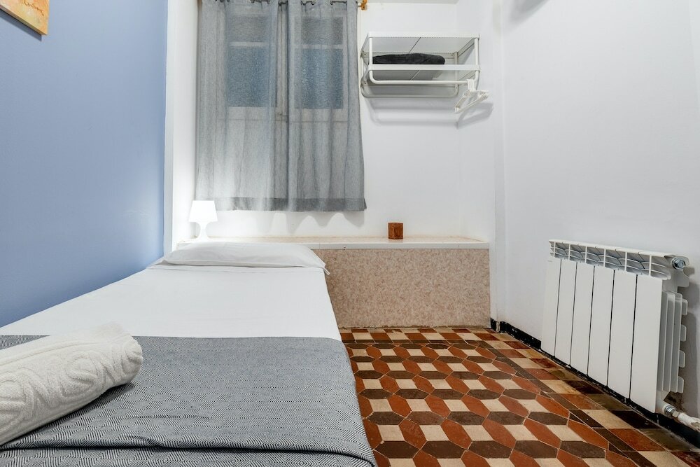 Фото Hostal Forum Tarragona