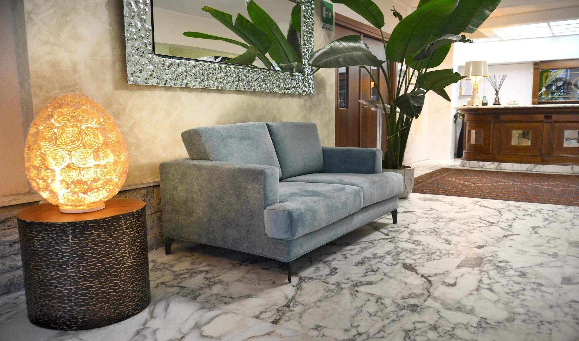 Фото Hotel Tiffany