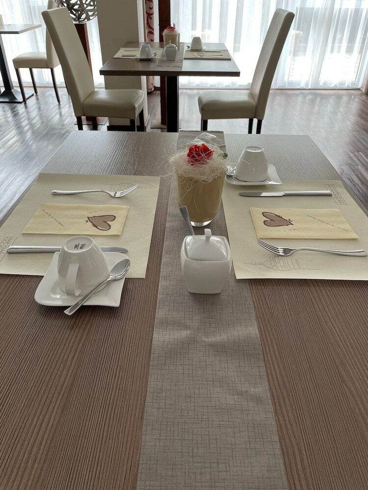 Фото Hotel Rödelheimer Hof - Am Wasserturm