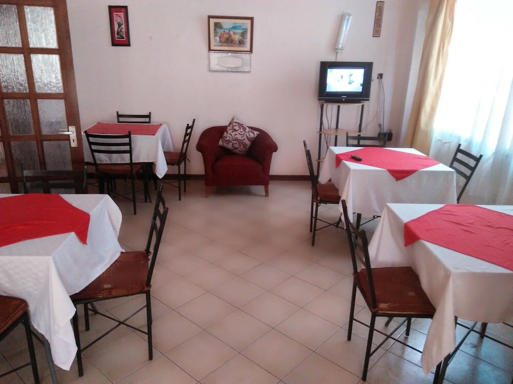 Фото Cosy Garden Guest House