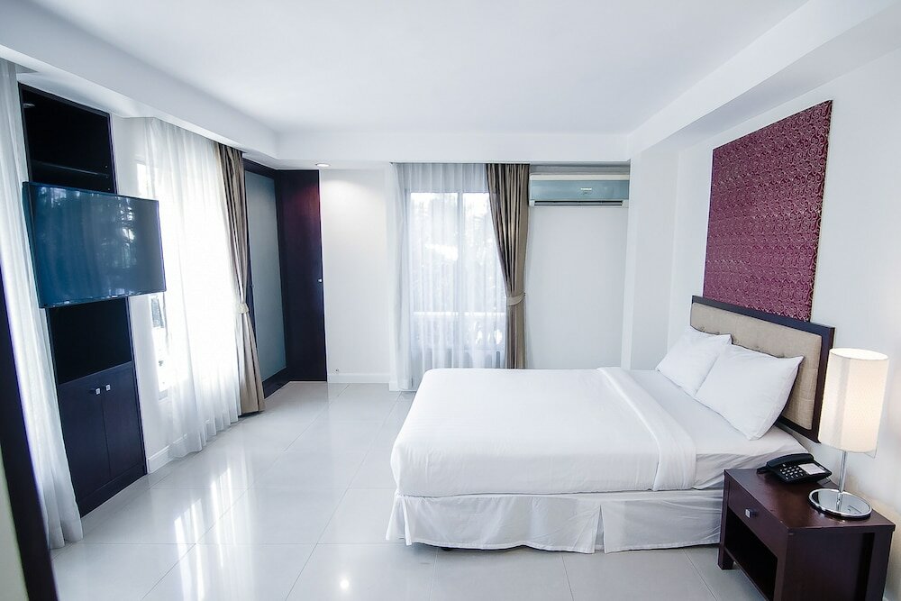 Фото Romance Hotel Srinakarin