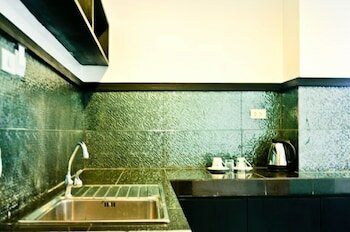 Фото RedDoorz I Talay Resort