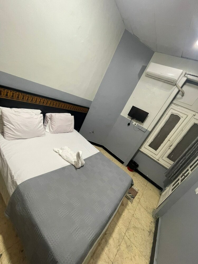 Фото One Season Hostel