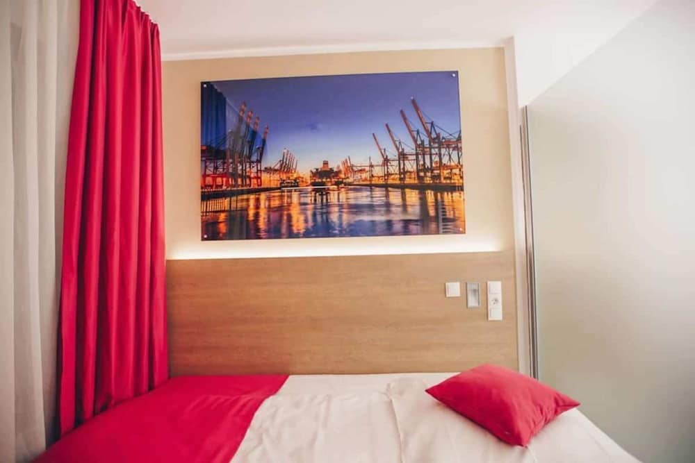 Фото Hotel Luckys Inn GmbH