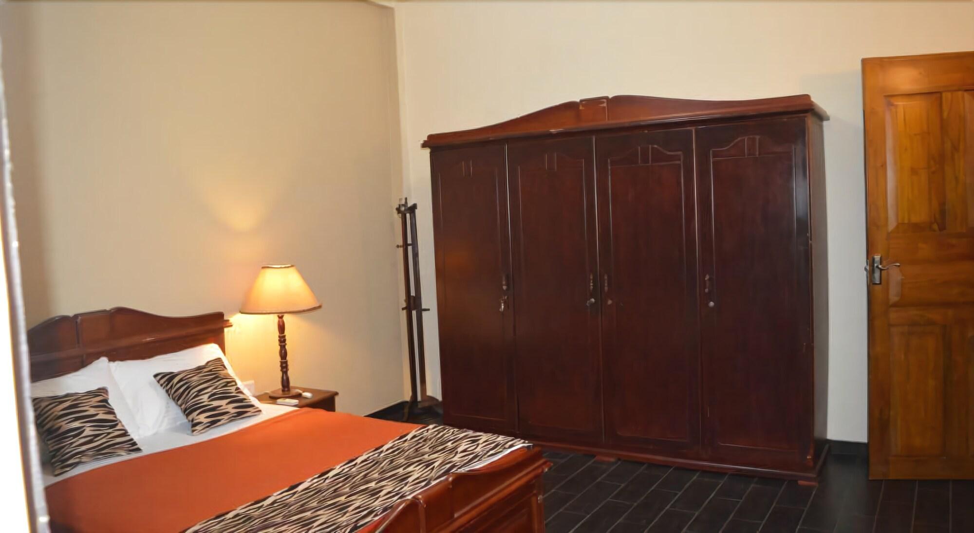 Фото Elegante The Villa