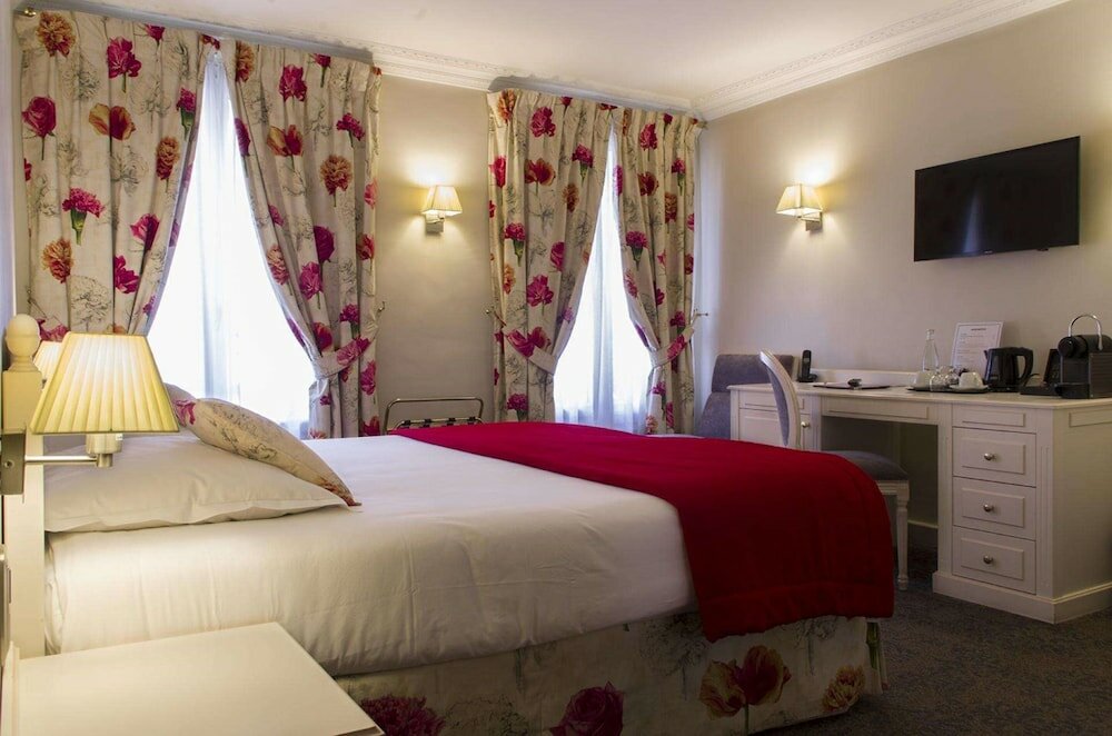 Фото Hôtel Queen Mary