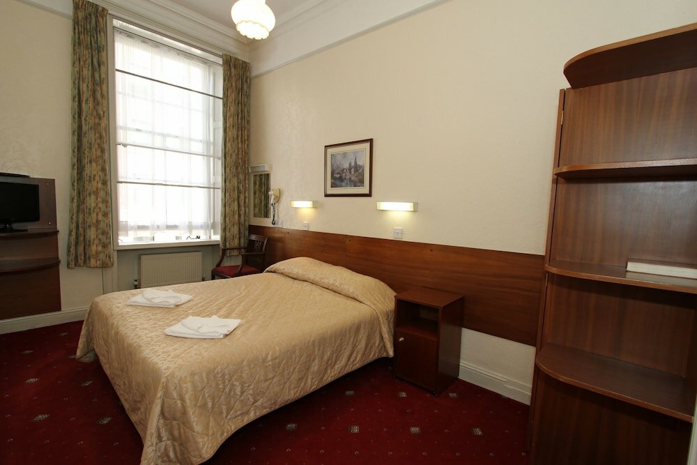 Фото The Ridgemount Hotel