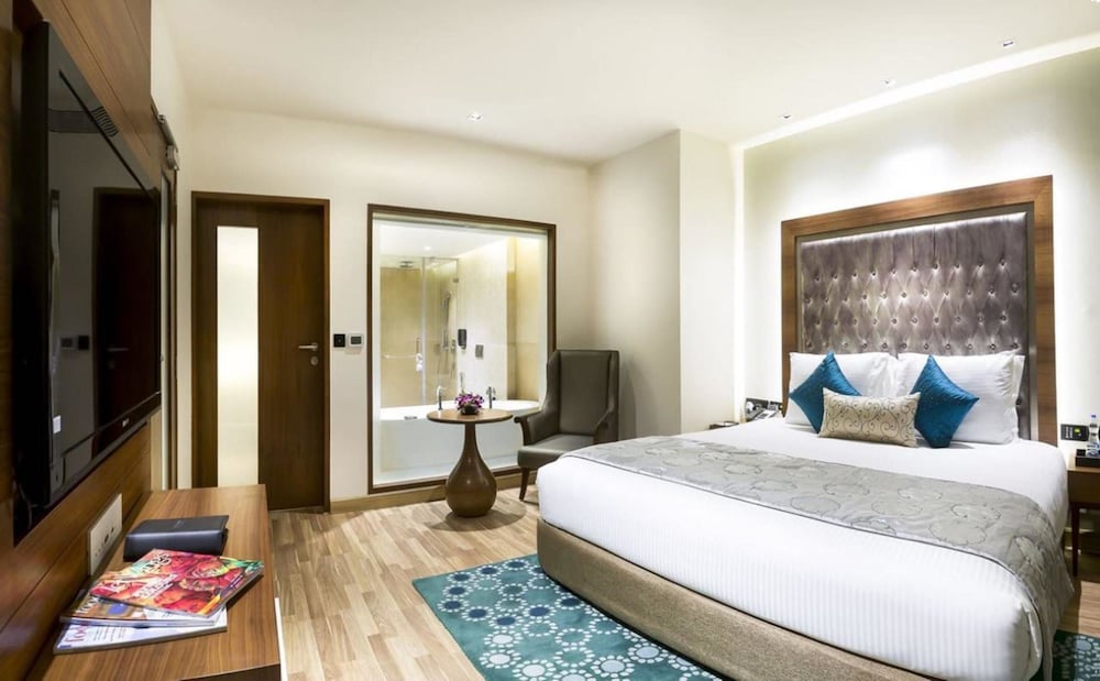 Фото Grand Chennai by Grt Hotels