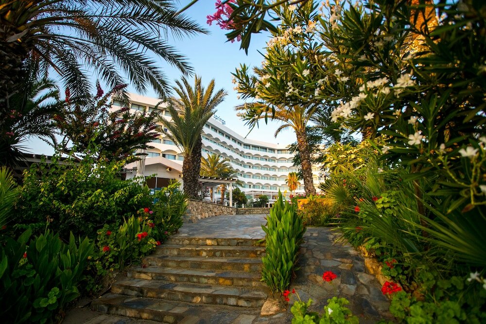 Фото Crystal Springs Beach Hotel