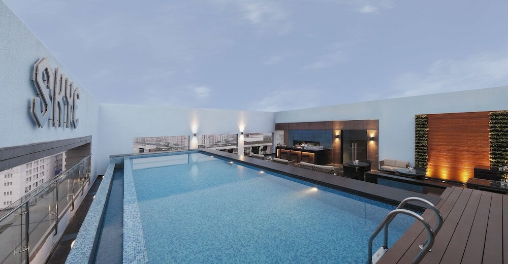 Фото Novotel Guwahati Gs Road Hotel