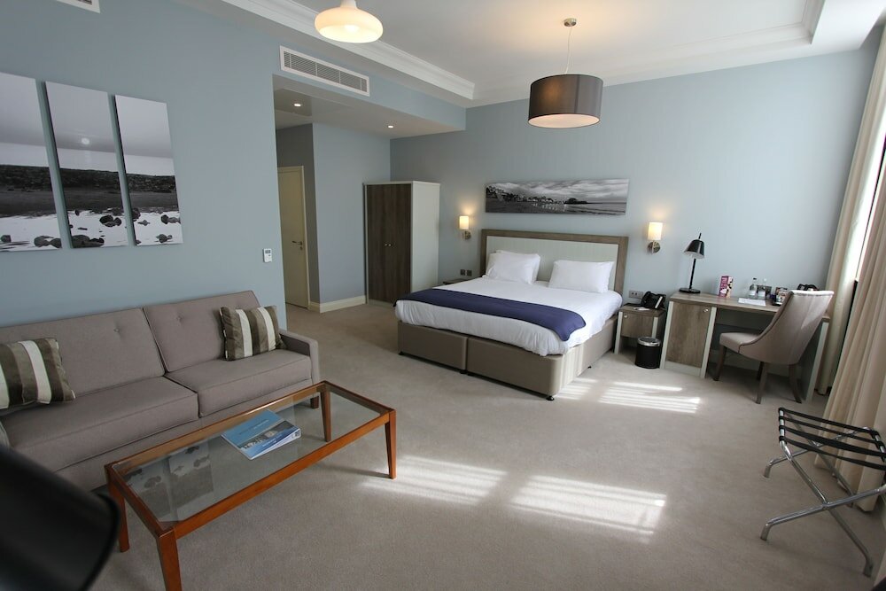 Фото Yarrow Hotel