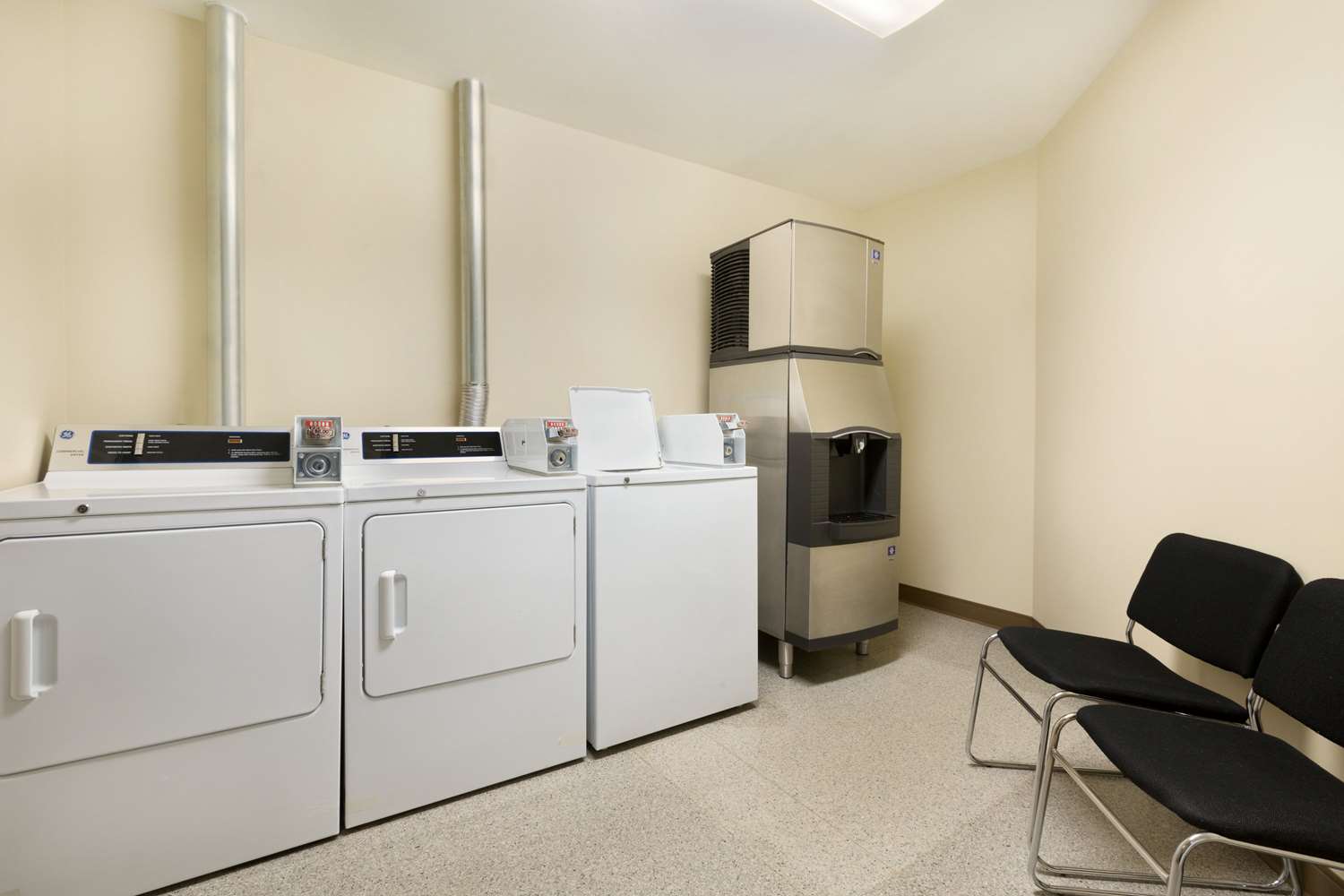 Фото Ramada by Wyndham Nanaimo