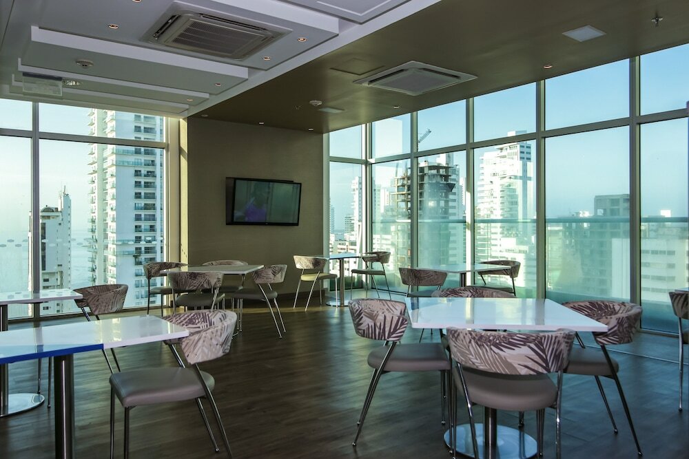 Фото Hampton by Hilton Cartagena