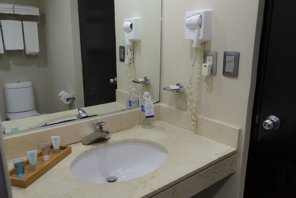 Фото Hotel El Español Paseo de Montejo