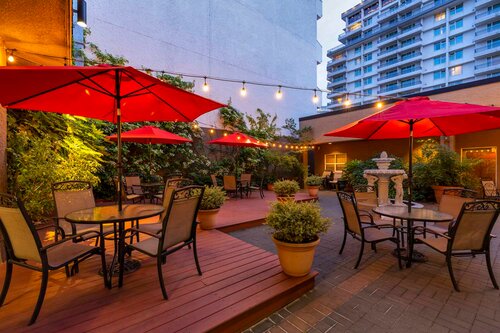 Внешний вид отеля Quality Inn Downtown Inner Harbour в Виктории, фото 2