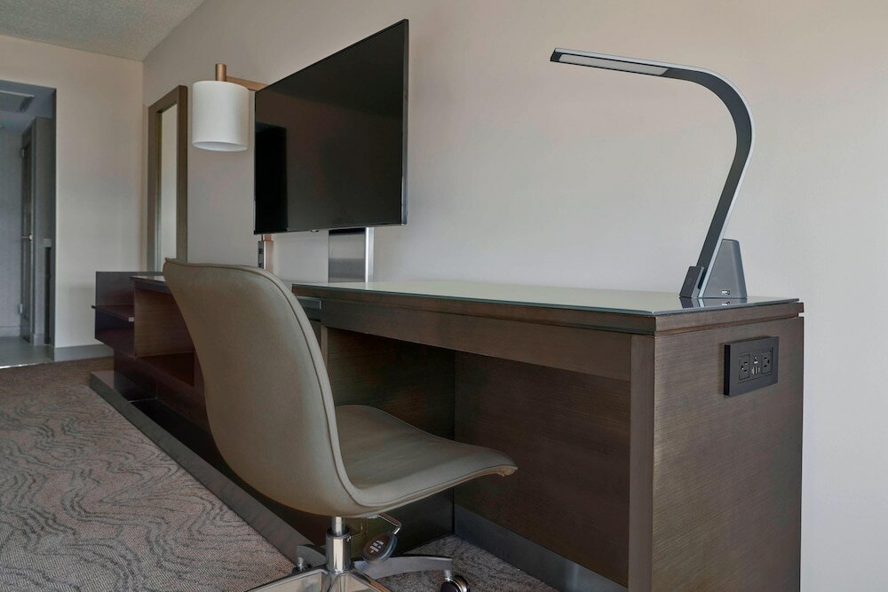 Фото Calgary Marriott Downtown Hotel